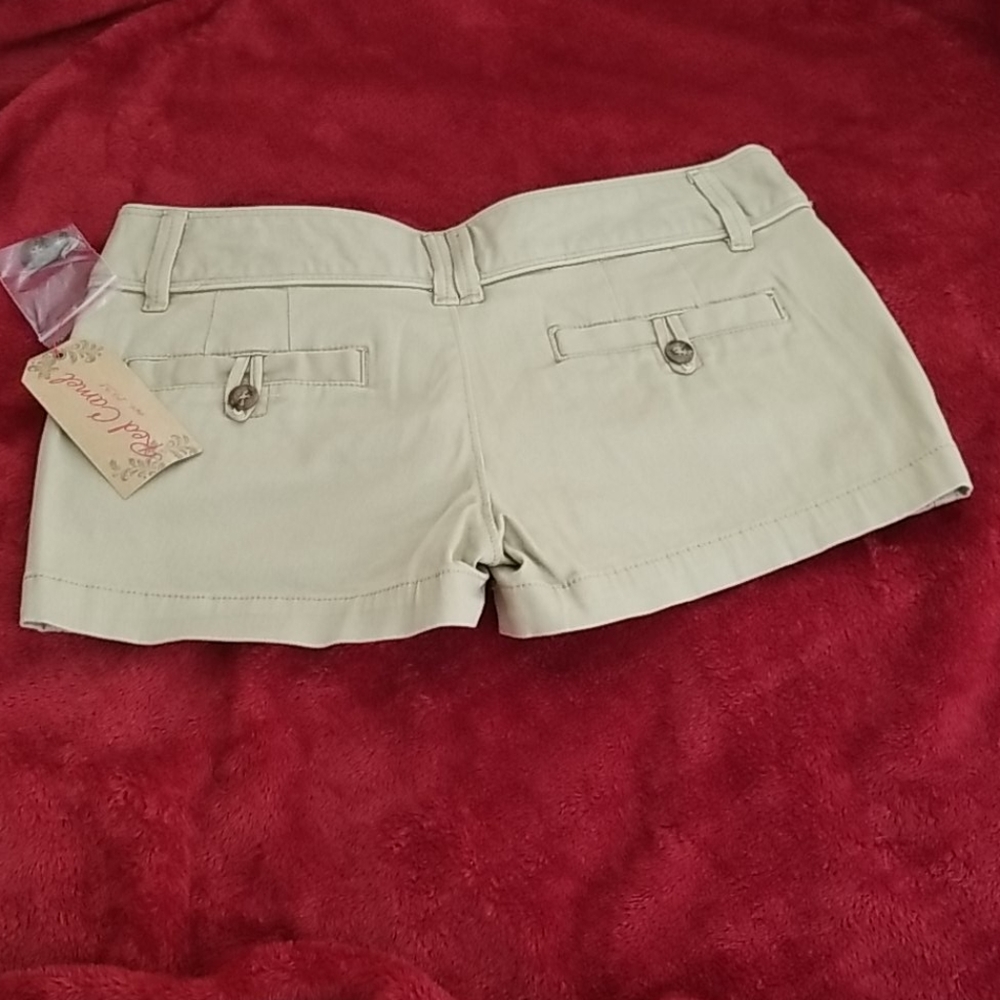 Red camel shorts - Picture 2 of 3
